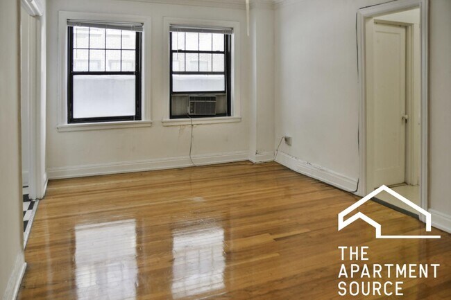Foto del edificio - 540 W Briar Pl