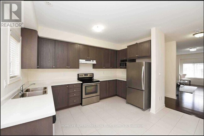 Building Photo - 9 Aspen Hills Rd