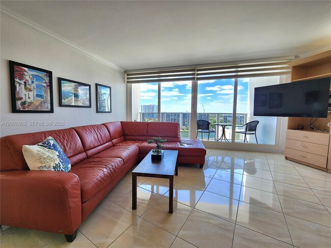Building Photo - 3505 S Ocean Dr