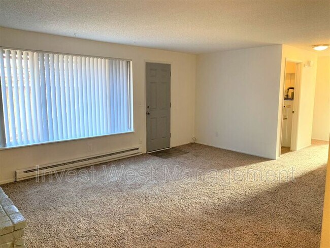 Foto del edificio - 3408 E 18th St