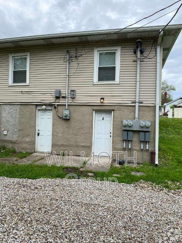 Building Photo - 15 N Riley Ave