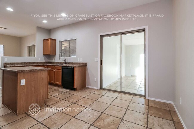 Foto del edificio - 16238 W Monroe St