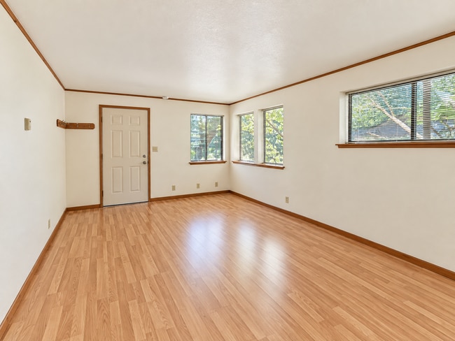 Building Photo - 2260 Terrace Ave