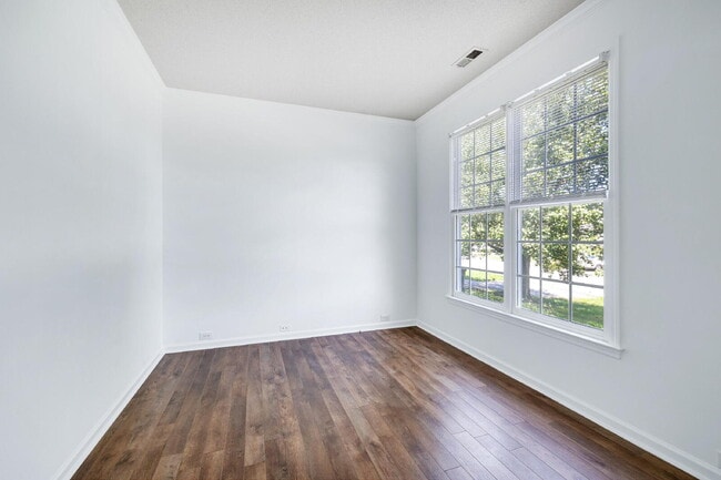 Building Photo - 707 Southshore Pkwy