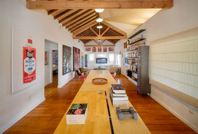 Foto del edificio - 5701 7th Ave