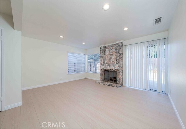 Foto del edificio - 4 Carrol Ave