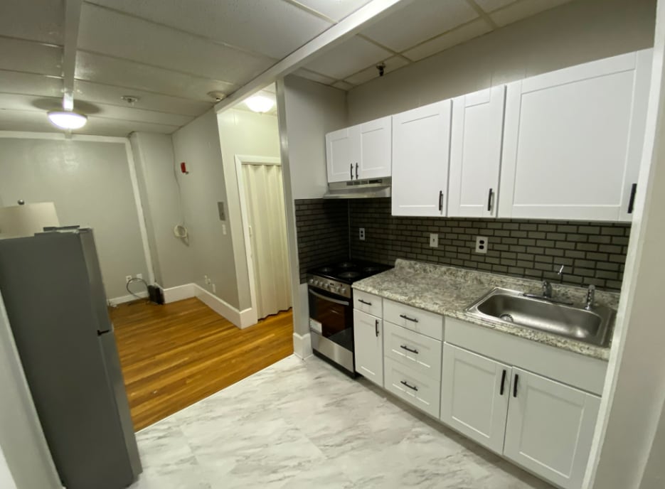Primary Photo - 877 Beacon St