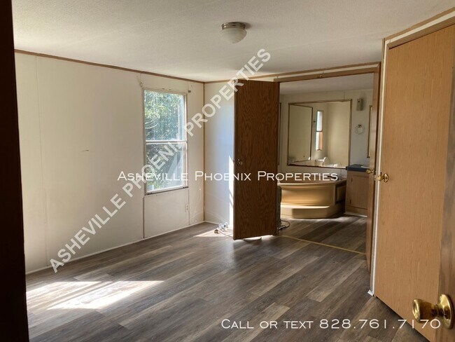 Foto del edificio - 39 Albert Warren Rd.