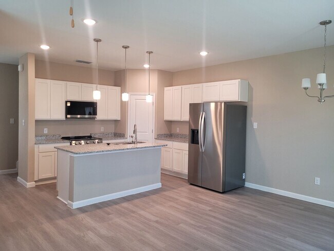 Foto del edificio - Brand New Townhome 3/2.5 I-10/1604