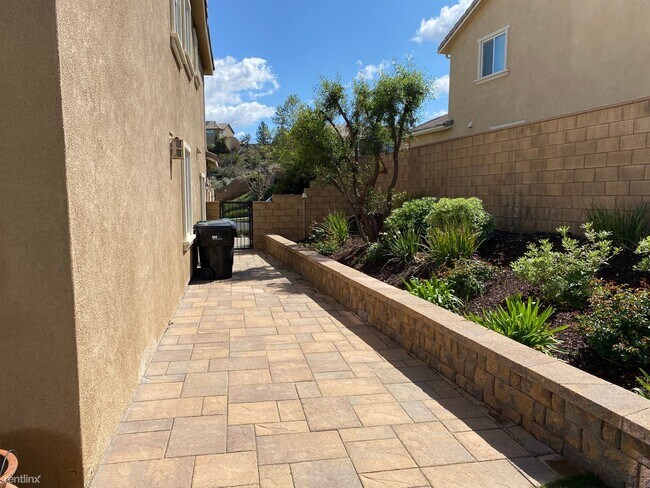 Building Photo - 5 br, 3 bath House - 25589 Foxglove Lane