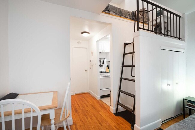 Foto del edificio - 328 E 74th St