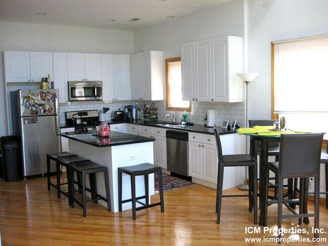 Foto del edificio - 2715 N Wayne Ave