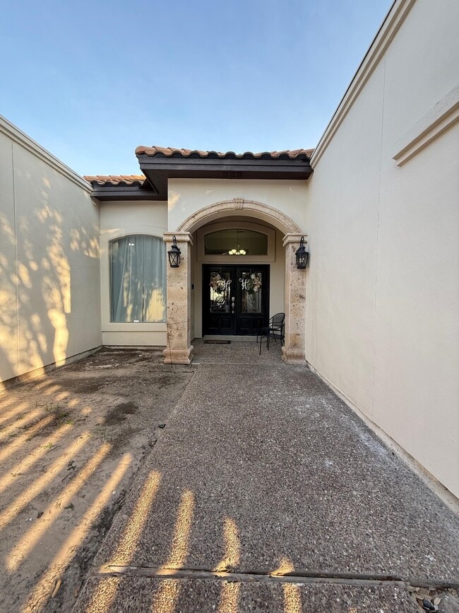 Foto del edificio - 3811 Sandcliff Dr