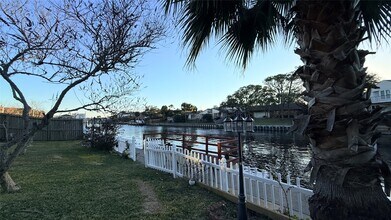 Building Photo - 2417 Gerol Dr