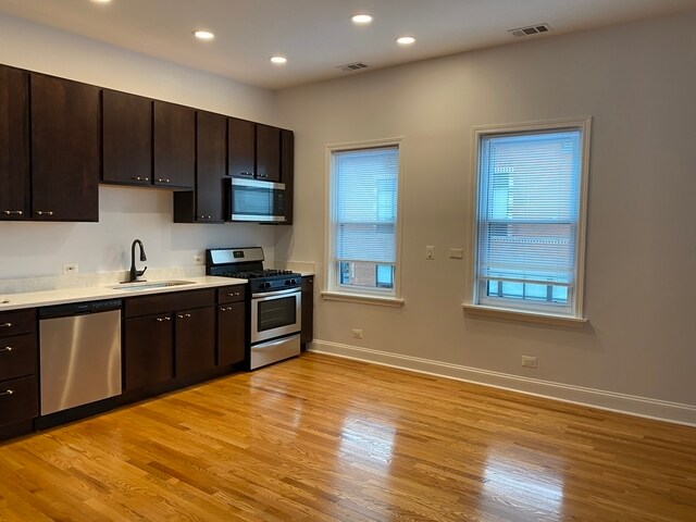 Building Photo - 2417 N Clybourn Ave