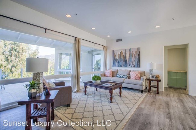 Foto del edificio - 4 br, 3 bath House - 545 Mt. Holyoke Avenue
