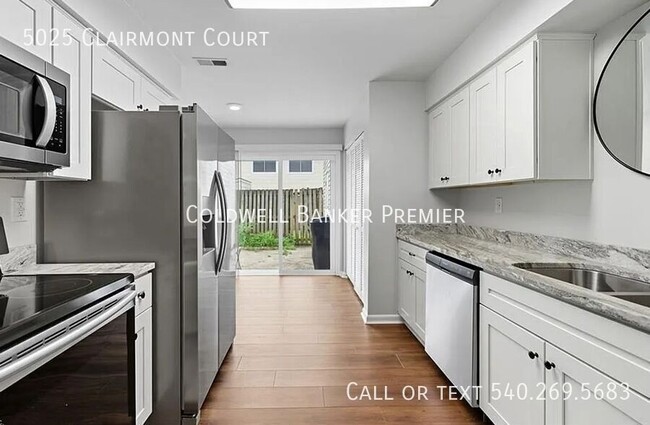 Building Photo - 5025 Clairmont Ct