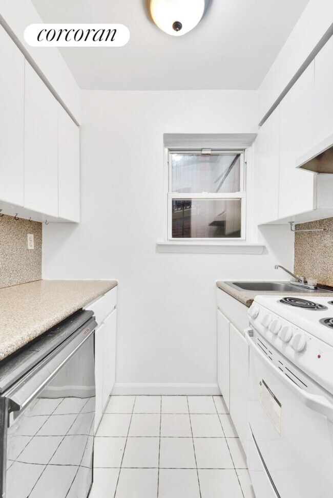 Foto del edificio - 53 W 76th St