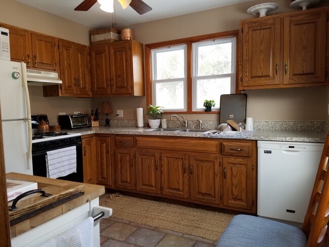 Large Kitchen - 121 Grove Ave