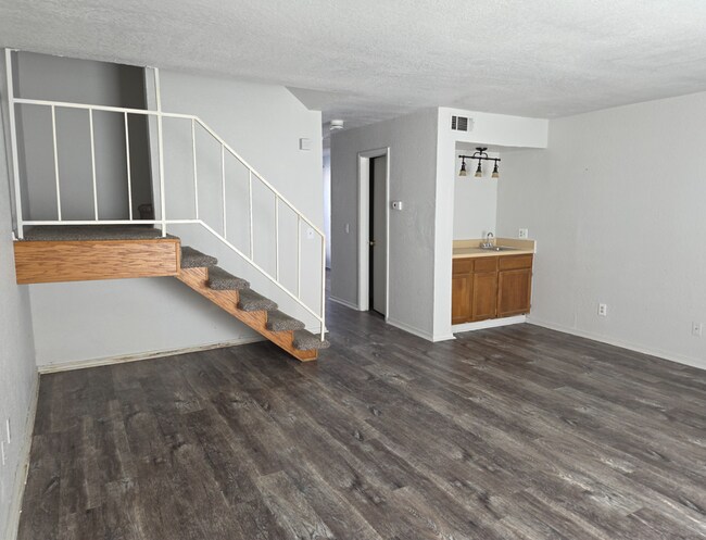 Foto del edificio - 1301 Eastgate Dr