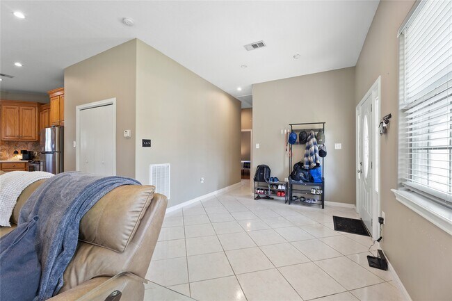 Foto del edificio - 22835 Fritz Ln