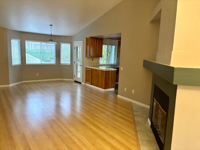 Building Photo - Rocklin Adorable 3/2!  MUST SEE!  (Please ...