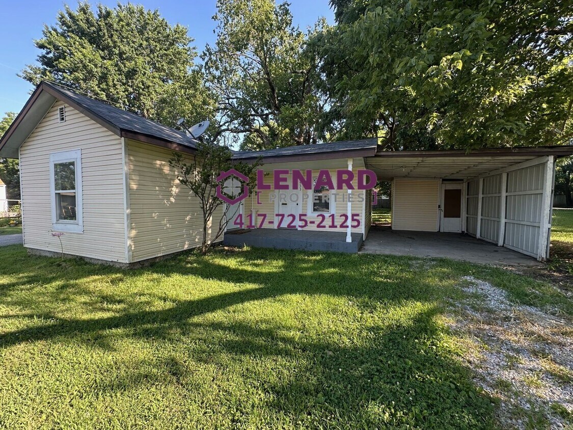 Primary Photo - 2 Bedroom Home Available Now!