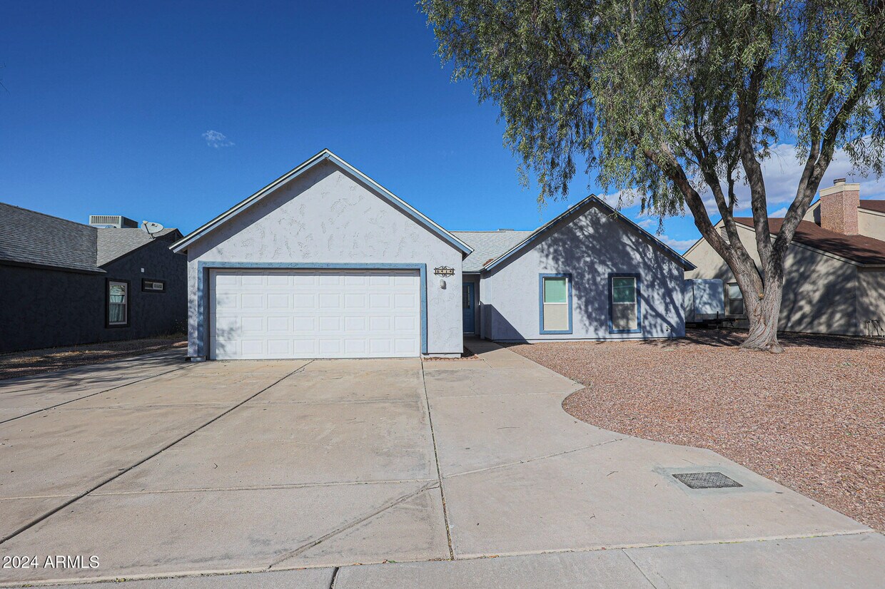 Primary Photo - 6414 W Grandview Rd