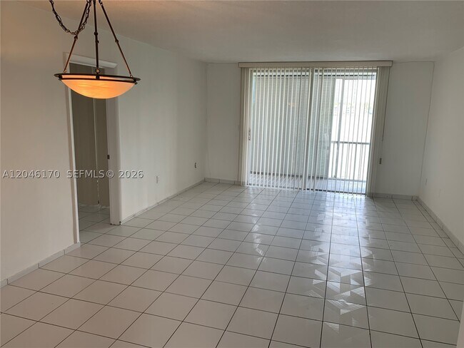 Foto del edificio - 2861 Leonard Dr