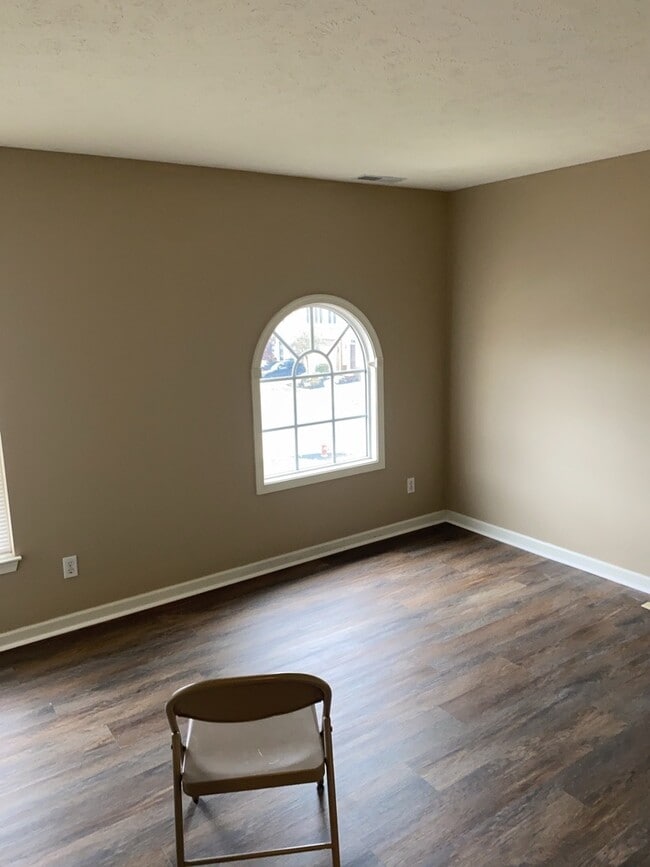 Building Photo - 2898 Andover Cir