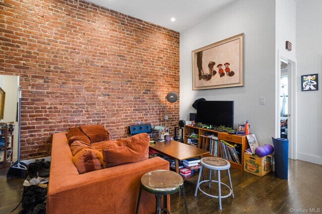 Foto del edificio - 880 Wyckoff Ave