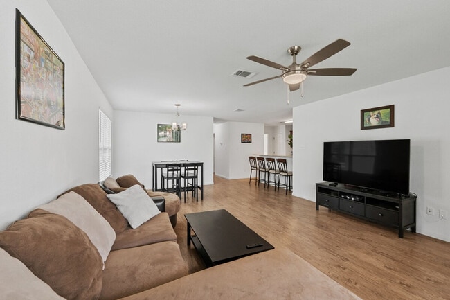 Building Photo - 401 Wyeth St