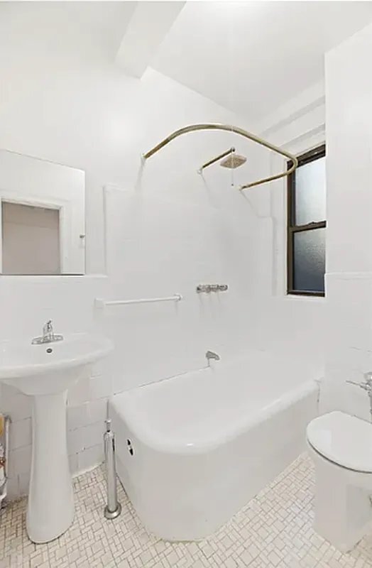 Foto del edificio - 151 W 74th St