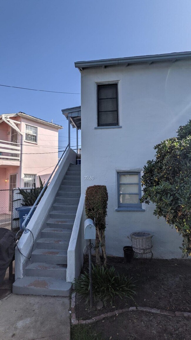 Building Photo - 7920 Maitland Ave