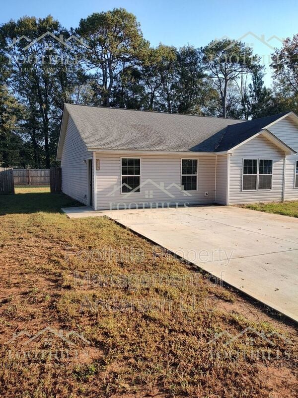 Building Photo - 110 Townsley Ct