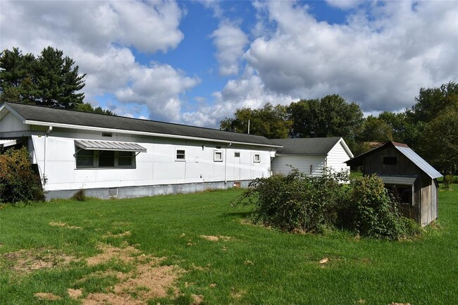 Building Photo - 107 Bogart St