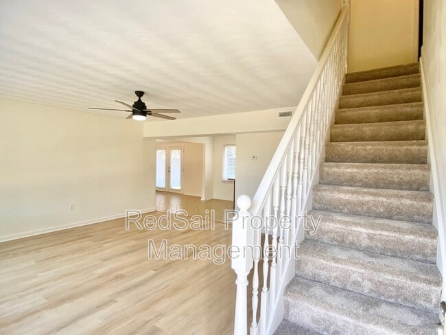 Foto del edificio - 6209 Ball Ave