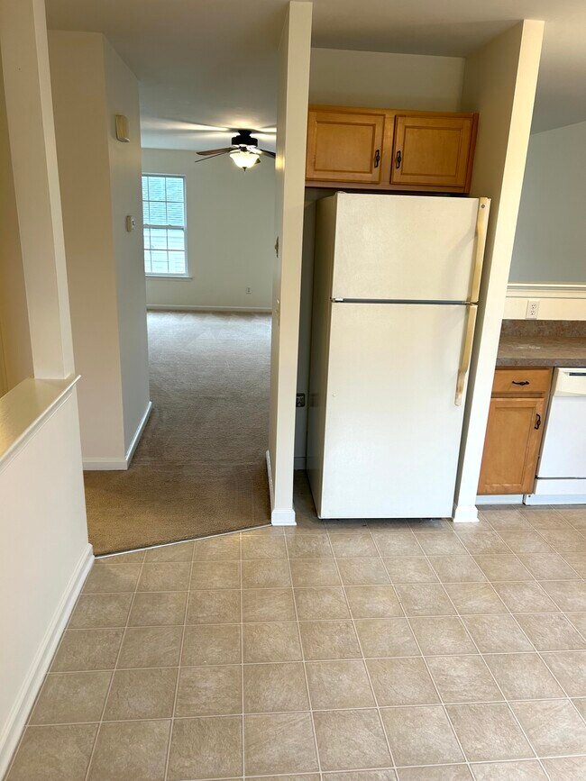 Building Photo - 340 Paradee Dr