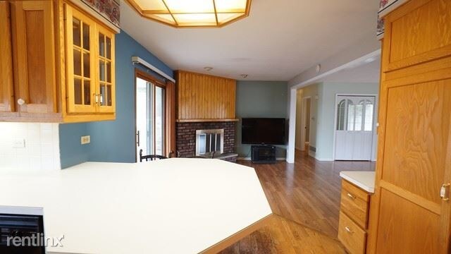 Building Photo - 4 br, 3 bath House - 5 Summit Street