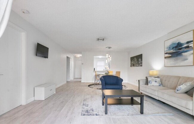 Foto del edificio - 1105 Lakeview Dr E