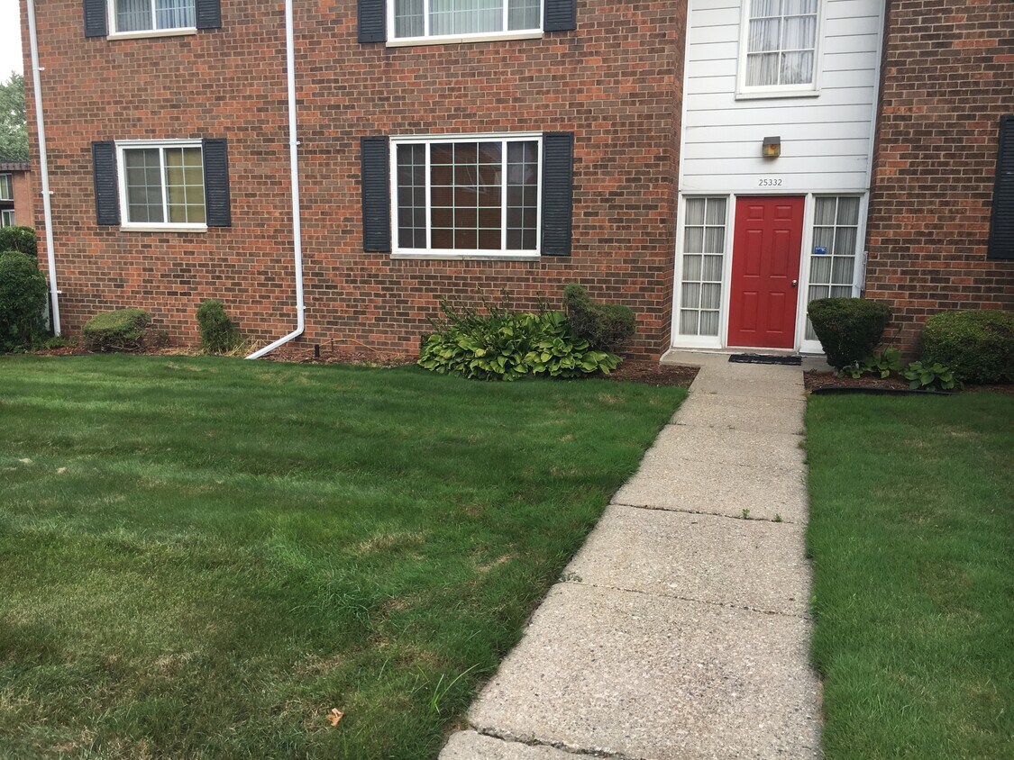 25332 Shiawassee Cir Unit 106, Southfield, MI 48033 Condo for Rent