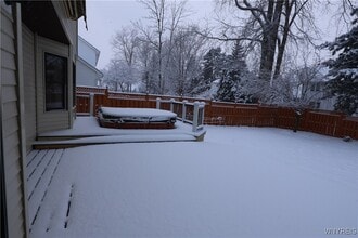 Building Photo - 40 Vassar Dr