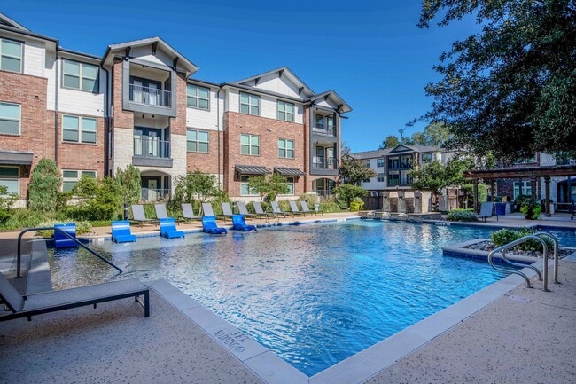 Foto del edificio - Century Lake Highlands