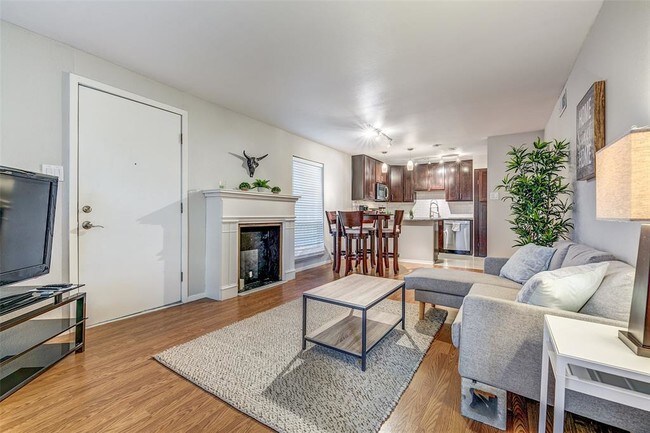 Foto del edificio - 5306 Fleetwood Oaks Ave