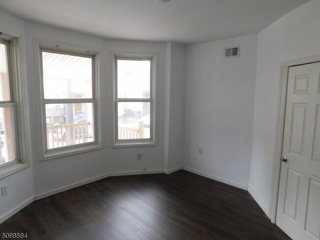 Building Photo - 371 Badger Ave