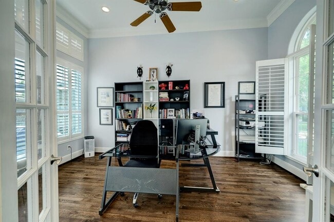 Building Photo - 4626 Braeburn Dr