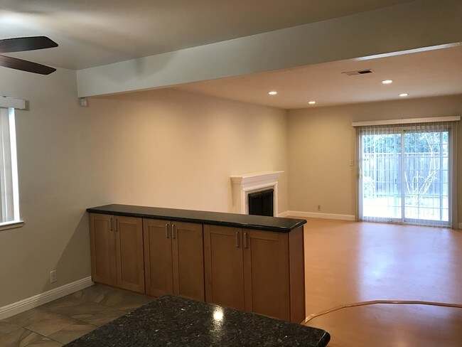 Building Photo - 2670 Westberry Dr