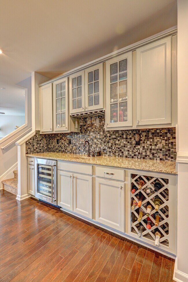 Building Photo - 409 Golden Rod Ct