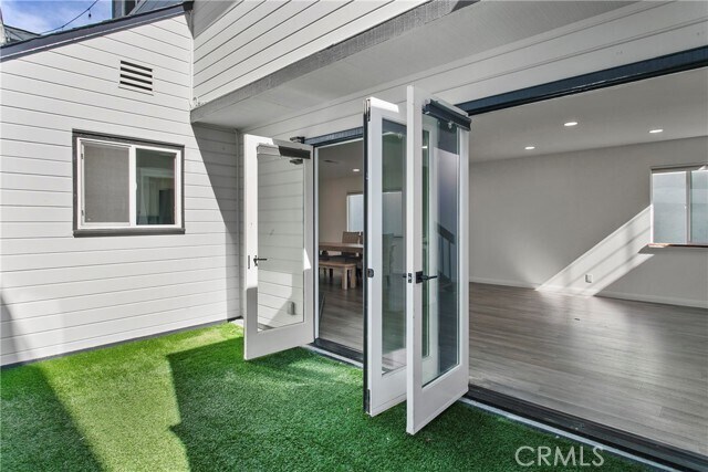 Foto del edificio - 719 Marigold Ave