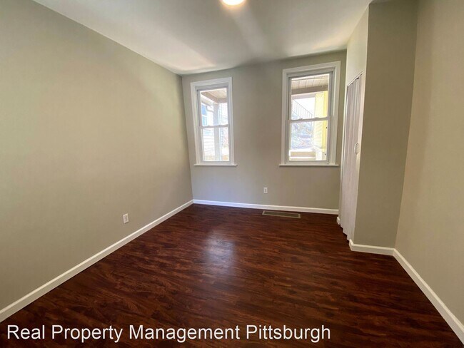 Building Photo - 4 br, 2.5 bath House - 16 Mary St